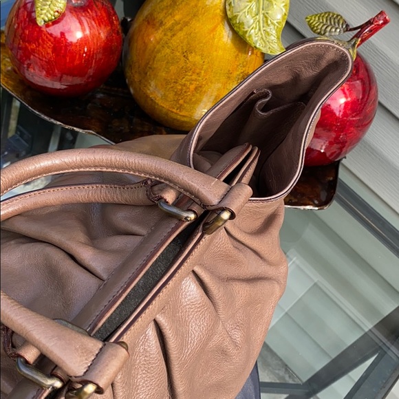 Authentic Fendi bag - Picture 9 of 16